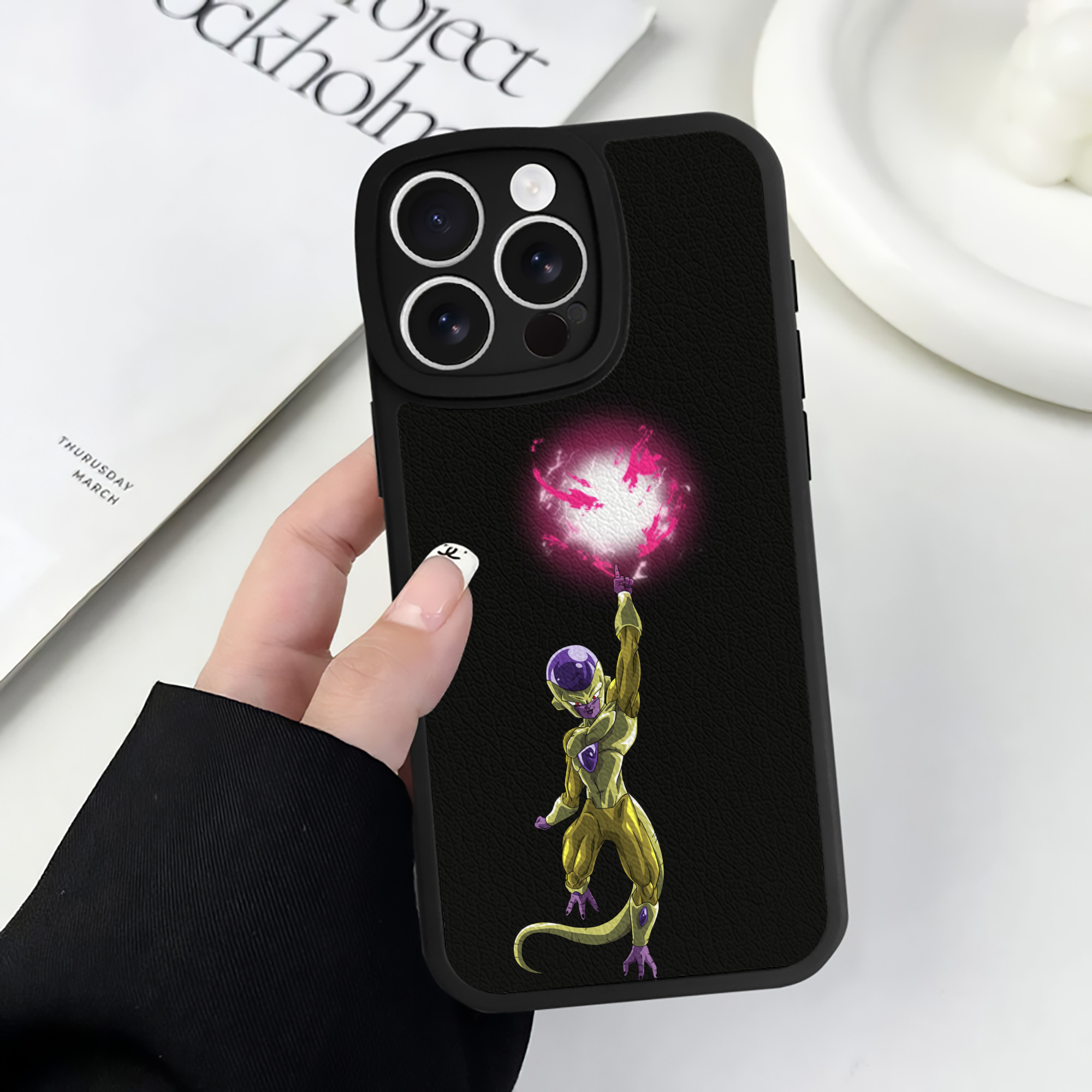 （画像用） ドラゴンボール フリーザ DRAGON BALL Frieza 【iPhone 16シリーズ対応】シリコンスマホケース（レザー調） 材質：シリコン